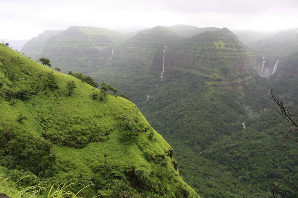 Varandha Ghat in monsoon season (1)