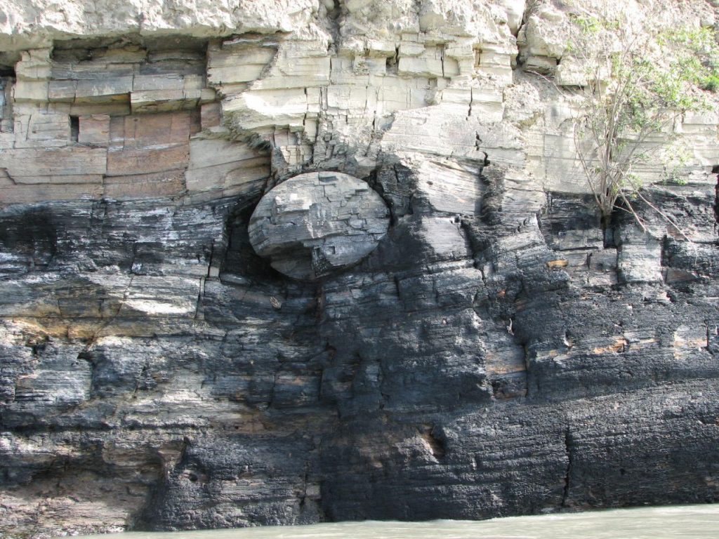 Figure 17: Nahanni National Park Reserve - Traces of artificial design